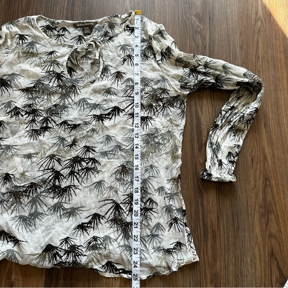 Tommy Bahama Women’s Sheer Silk Peasant Blouse Medium Abstract Tie Front Chiffon - Picture 10 of 10